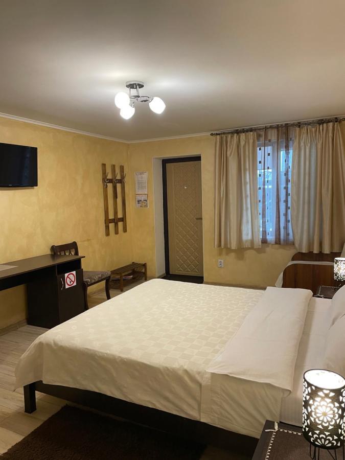 Guest House Sunrise Kamianets-Podilskyi Ngoại thất bức ảnh