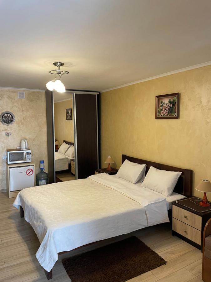 Guest House Sunrise Kamianets-Podilskyi Ngoại thất bức ảnh
